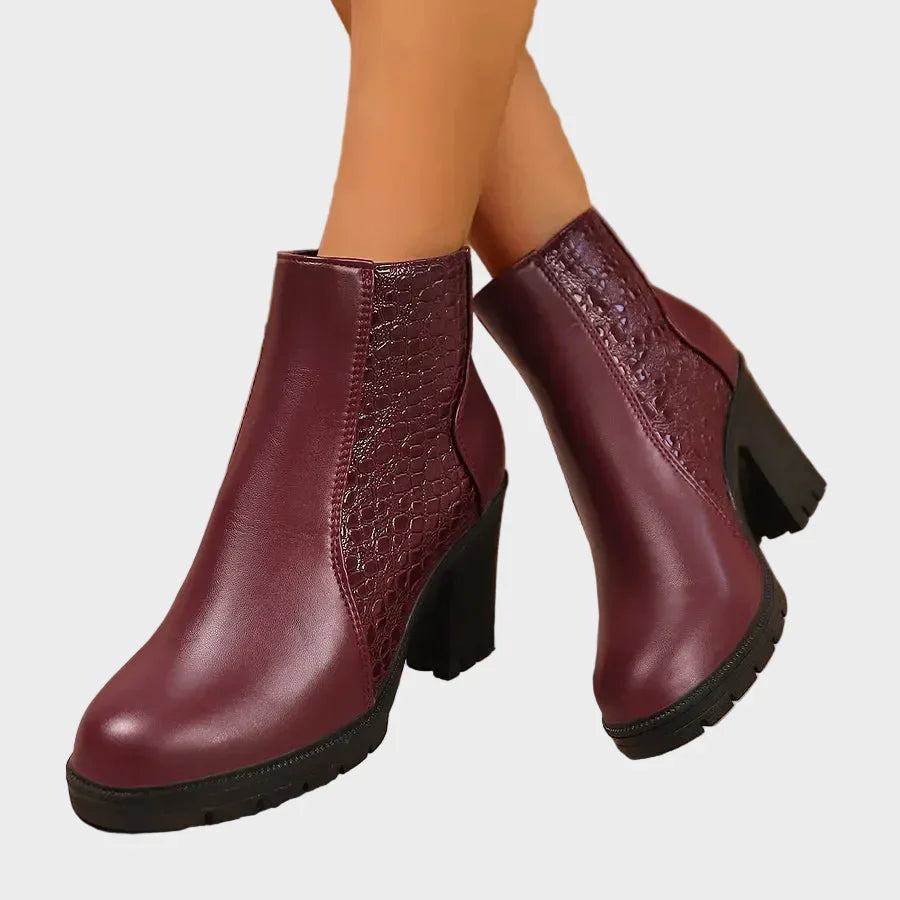 Delta — Boots